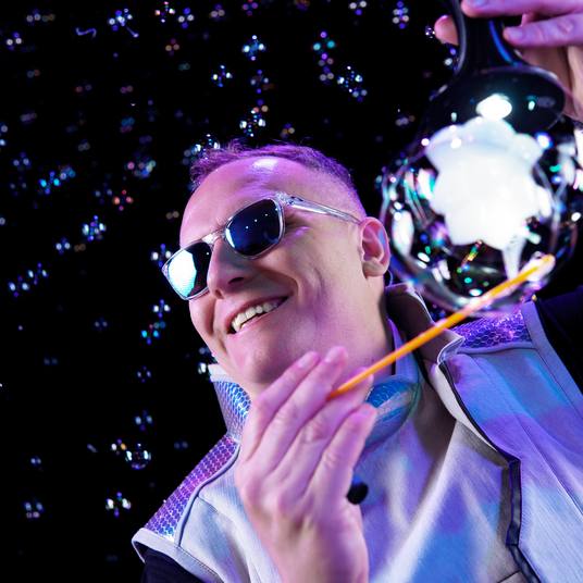 Matěj Kodeš – Bubble Art Show
